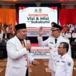 Ratusan RT/RW Geruduk Gedung Dewan: Kecewa Dana P2RW Tak Cair, Ketua DPRD Siap Pasang Badan