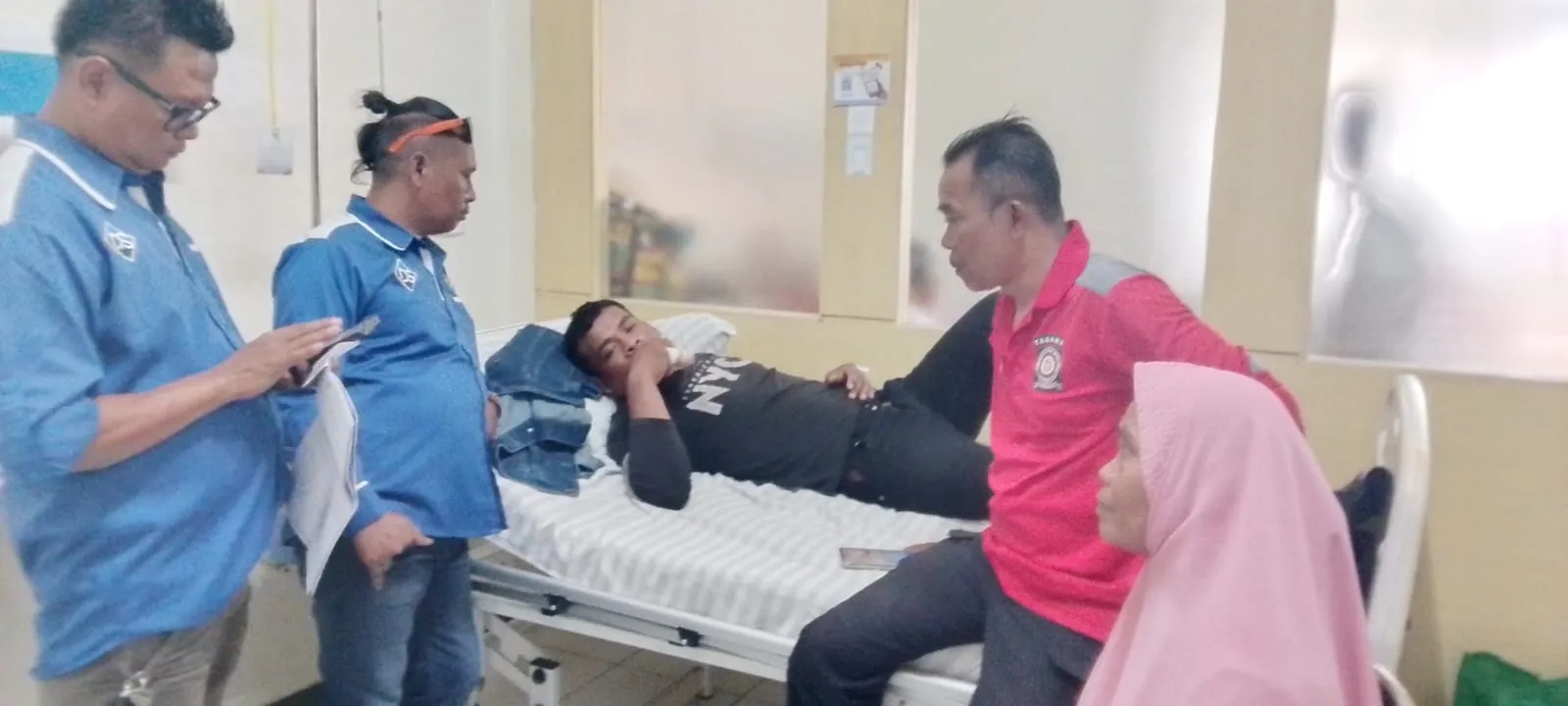Aksi Nyata Advokasi Kesehatan, MIO Sukabumi Raya & Forum Relawan Kader Kesehatan Dampingi Warga Tak Punya BPJS di RSUD Sekarwangi