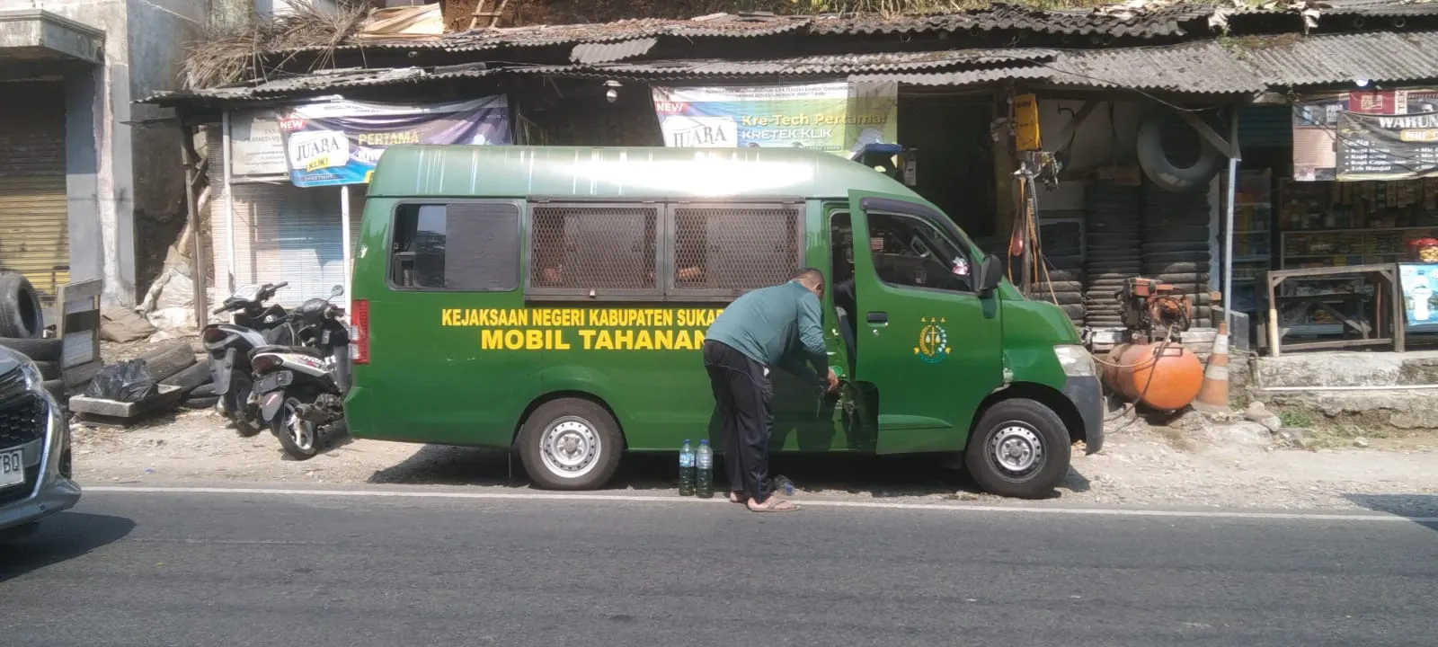 Diduga Pakai BBM Subsidi Eceran, Mobil Tahanan Kejari Kabupaten Sukabumi Disoal JBN